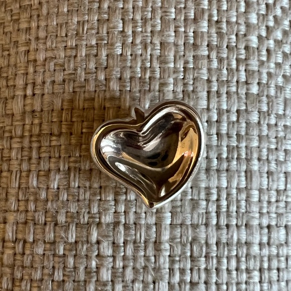 Vintage Tiffany & Co Elsa Peretti Heart Necklace Charm - Picture 4 of 5